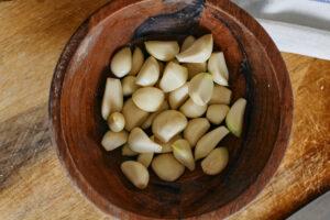 raw garlic cloves