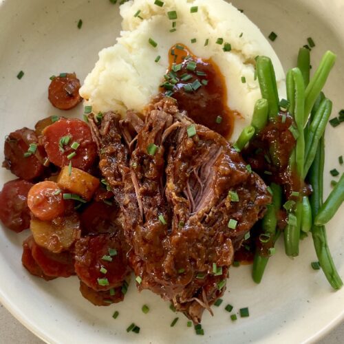 cabernet braised pot roast with mashed potatoes and green beans
