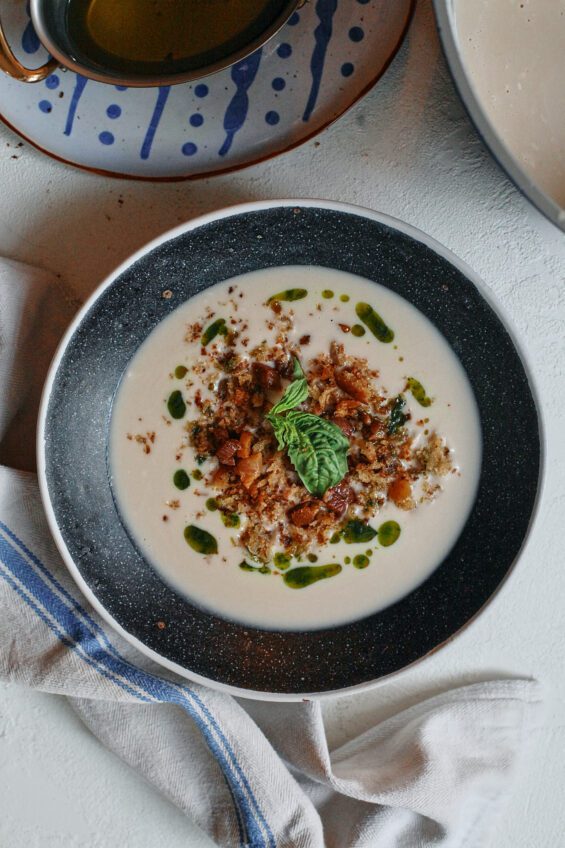 creamy garlic white bean soup