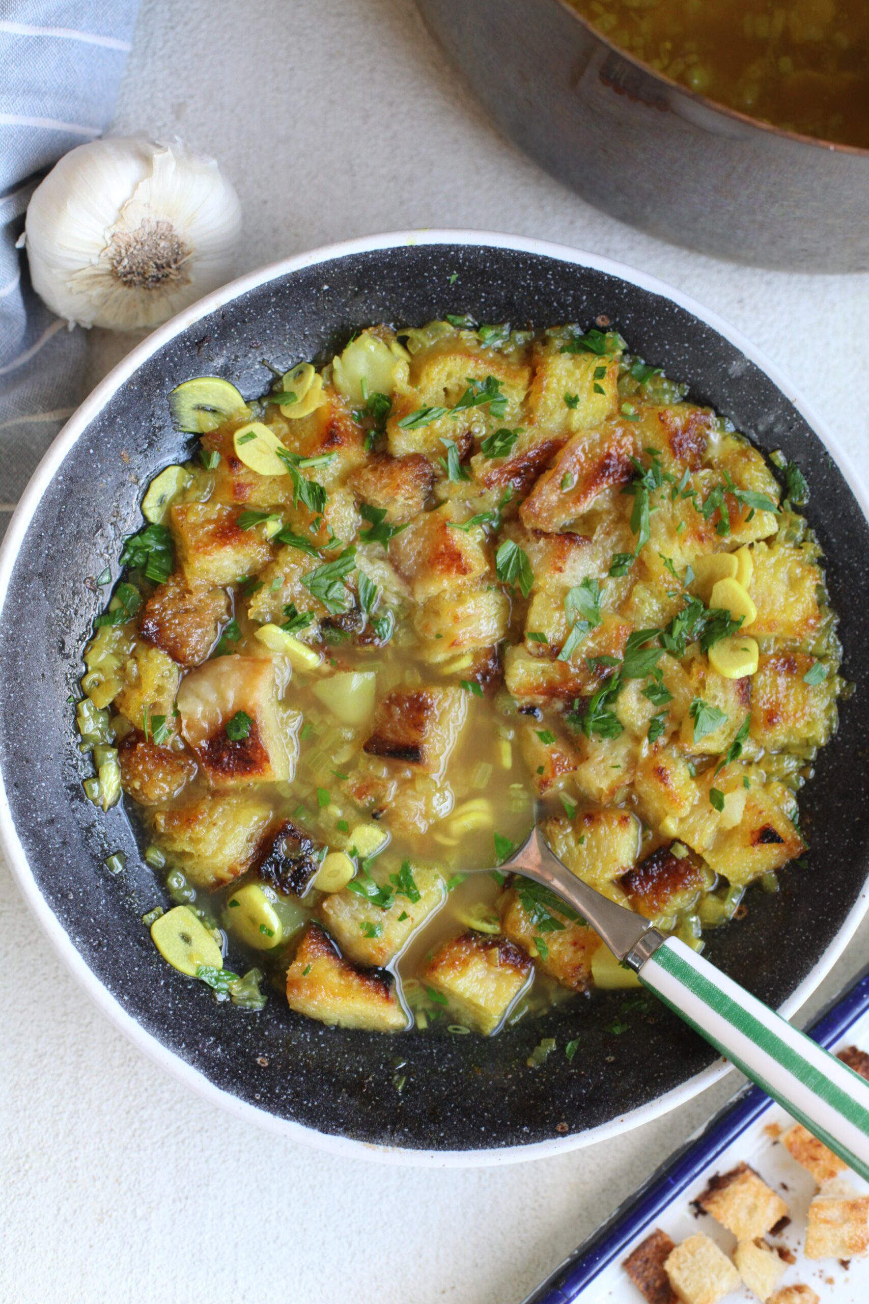 golden garlic soup