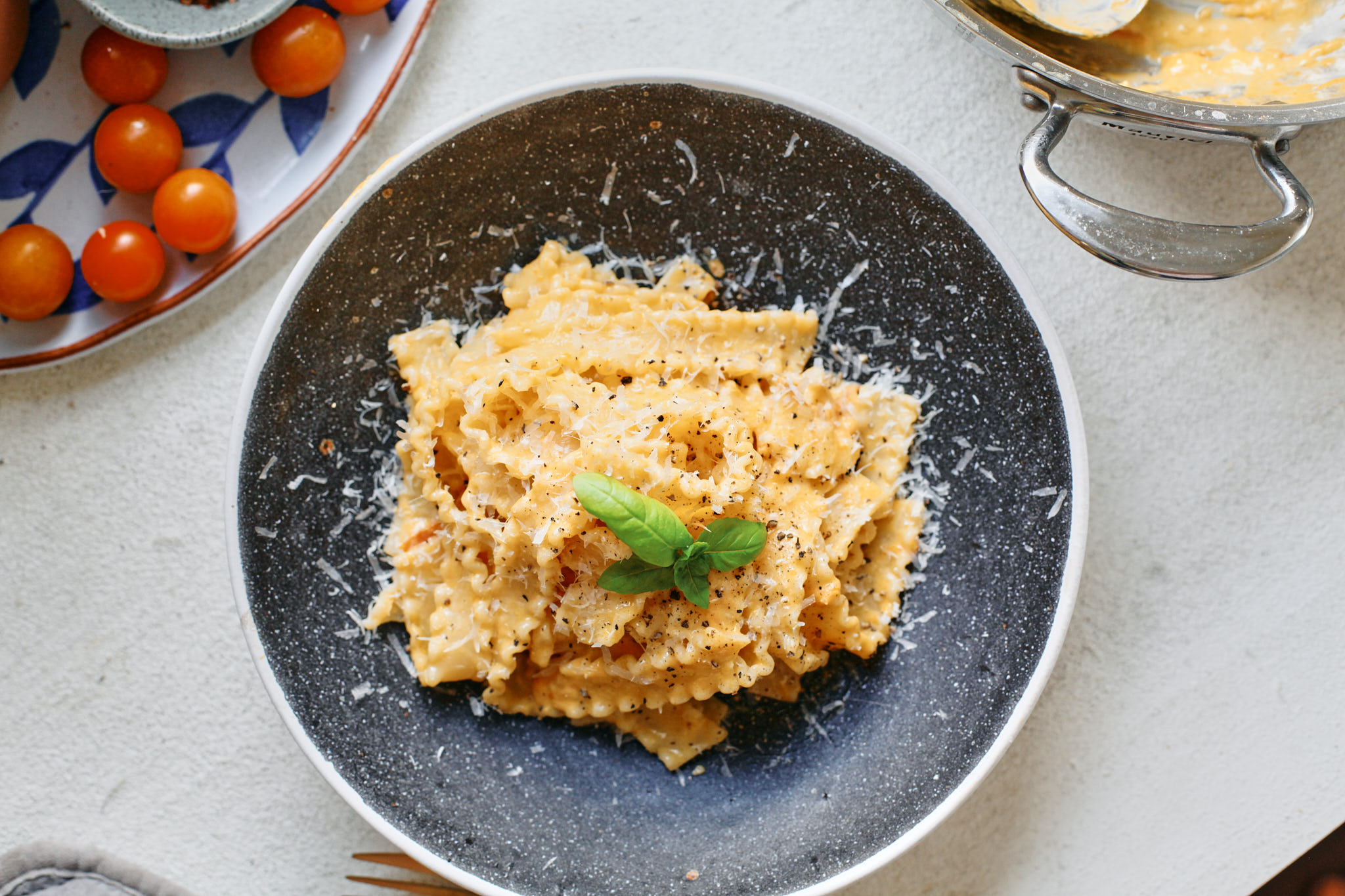 creamy golden tomato pasta