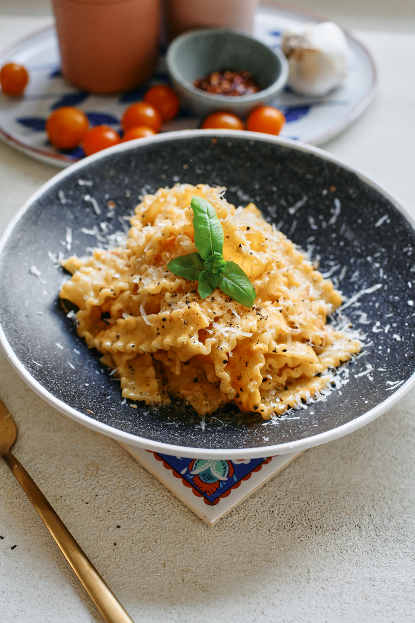 creamy golden tomato pasta