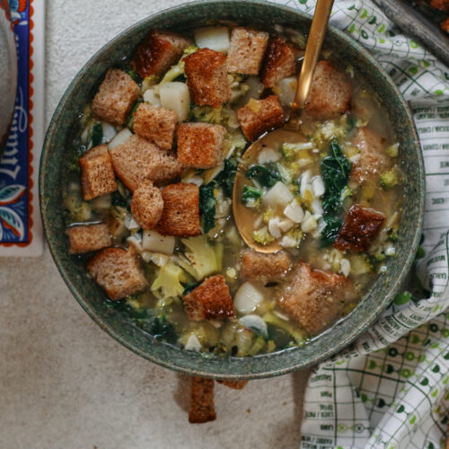 mighty greens garlic soup topped with croutons