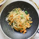 martha stewart's 3 garlic spaghetti - with garlic 3 ways - roasted, fried and minced/sauteed.