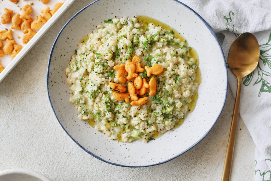 Broccoli Cheddar Pastina with Garlic Herb Goldfish