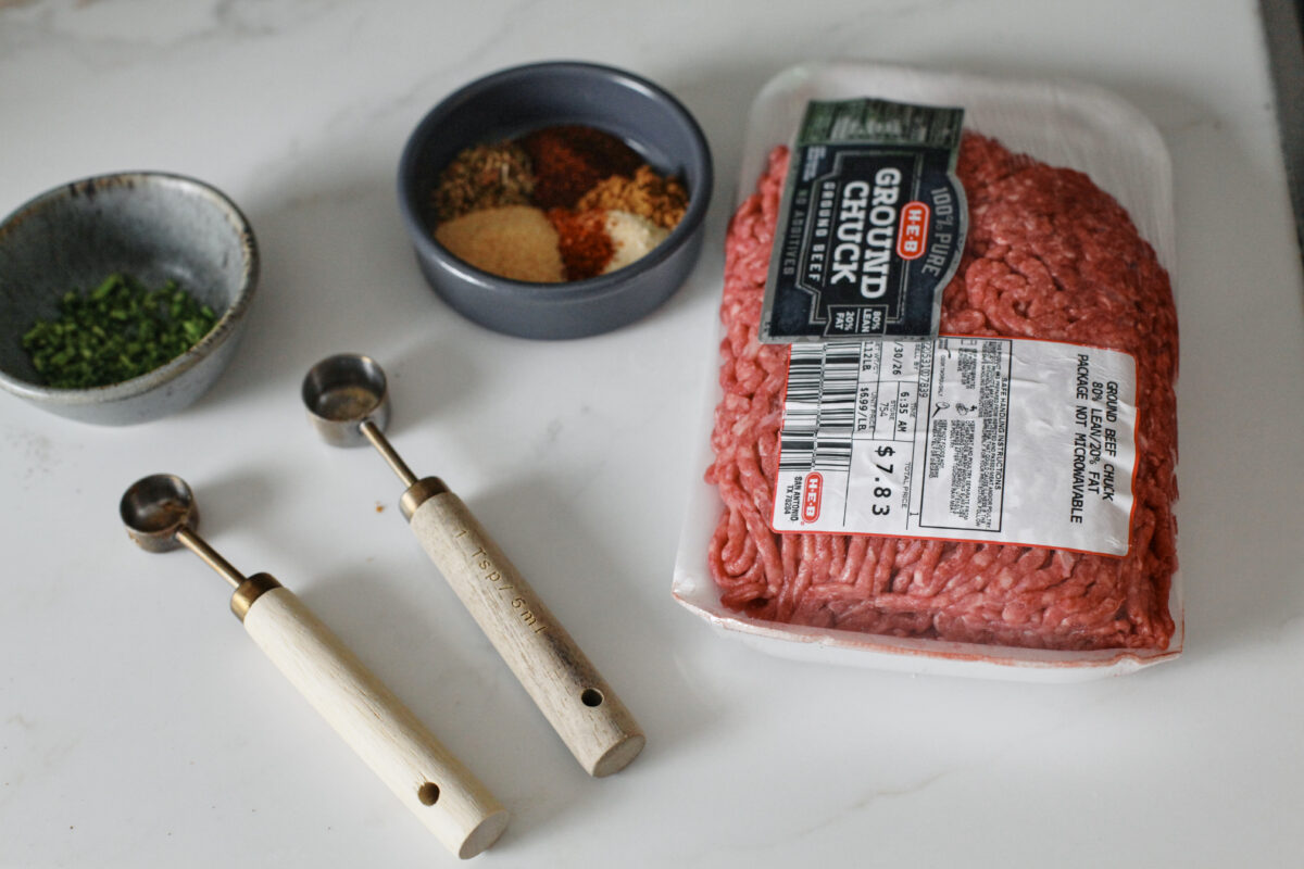 ground beef, prepped seasoning